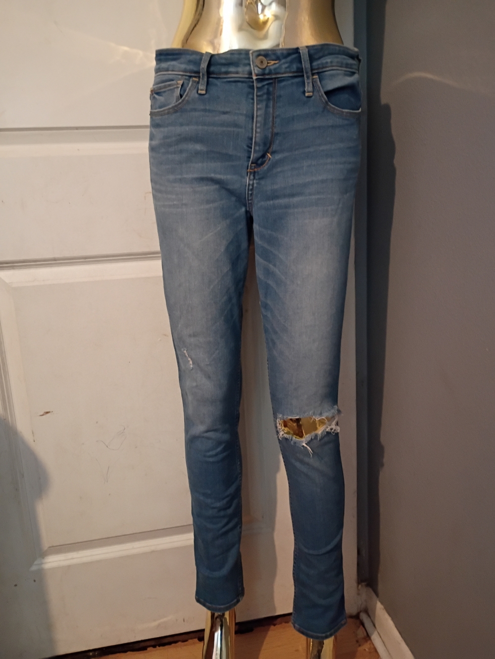 Light Blue Distressed Skinny Jeans - Unknown Brand